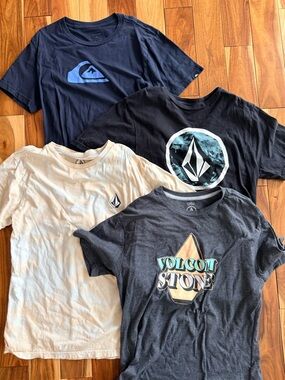 Six (6) Assorted Boys Short Sleeve Logo Tees - Size XL